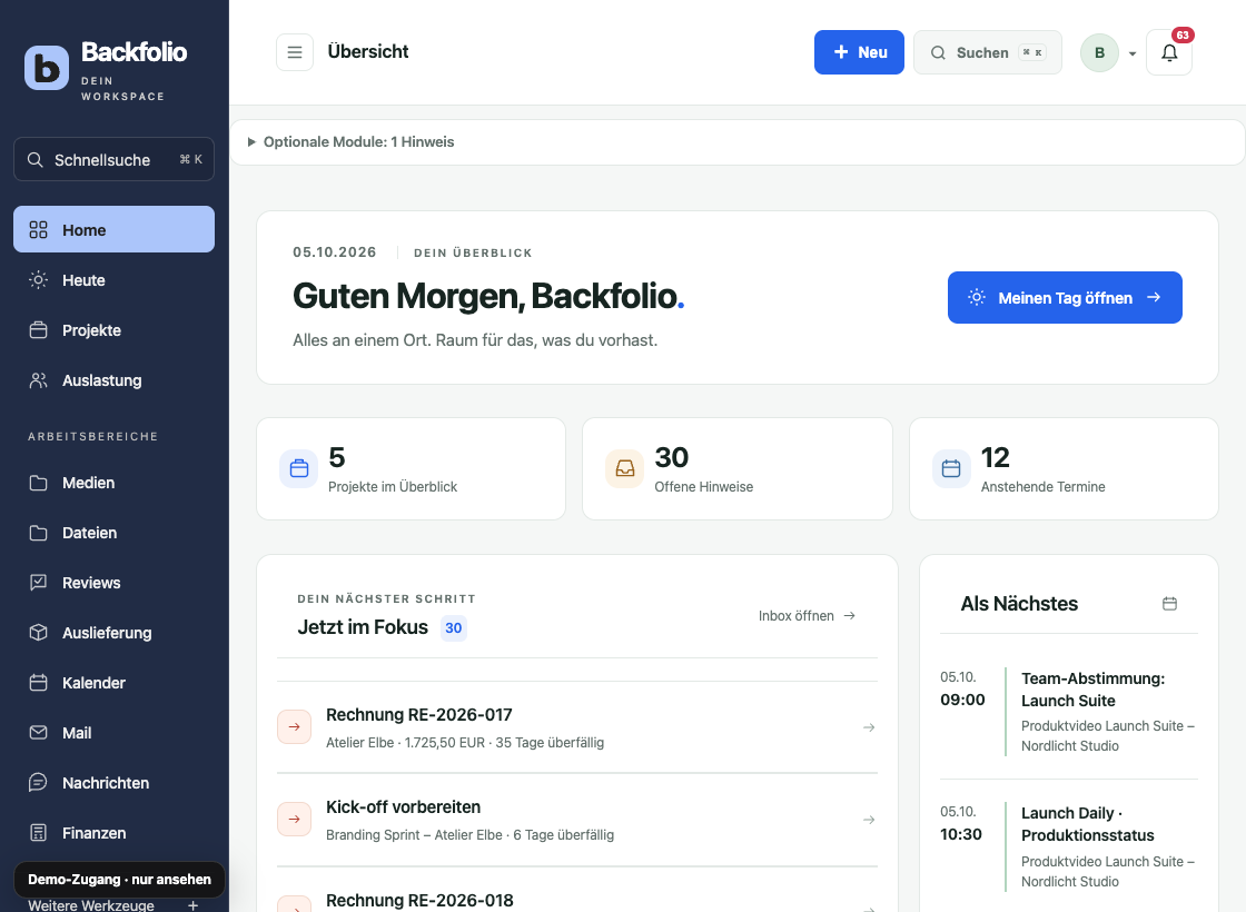 Backfolio-Dashboard im Farbstil Blau