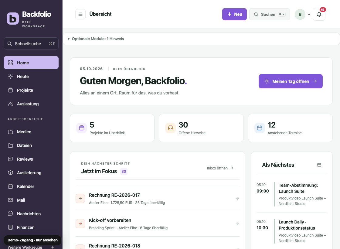 Backfolio-Dashboard im Farbstil Violett